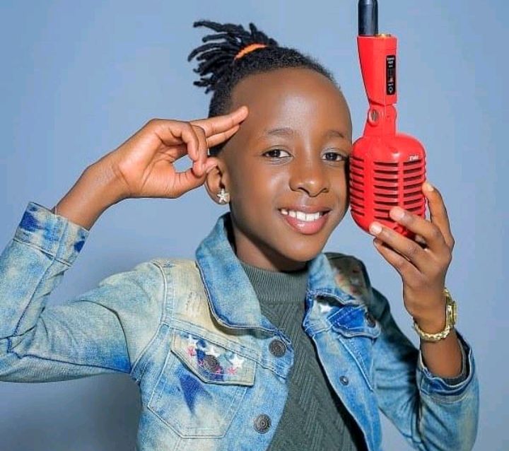 Felista Di Superstar